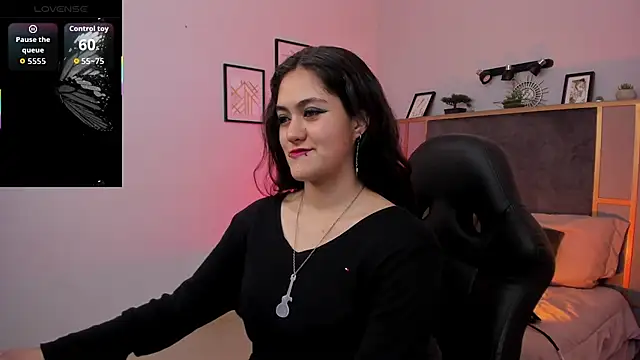 Snapshot of Azurra_amatto2 chatting on November 3, 2025, 8:45 pm Azurra amatto2 online show from November 3, 2025, 8:45 pm