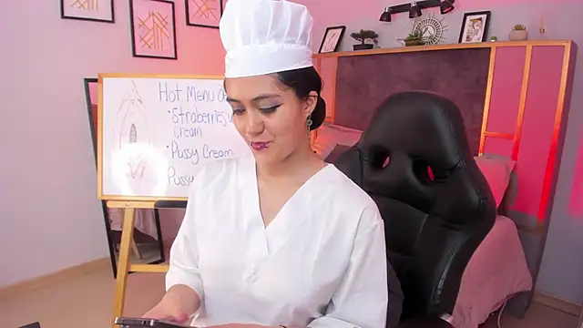 Snapshot of Azurra_amatto2 chatting on October 20, 2025, 8:53 pm Azurra amatto2 online show from October 20, 2025, 8:53 pm