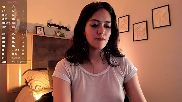 Snapshot of Azurra_amatto2 chatting on September 12, 2025, 8:19 pm Azurra amatto2 online show from September 12, 2025, 8:19 pm