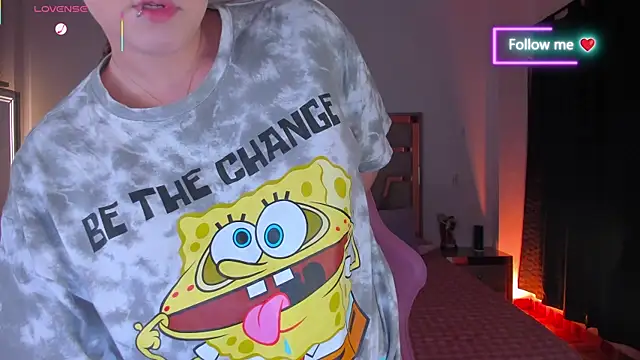 lunaarose online show from April 22, 2026, 3:02 am