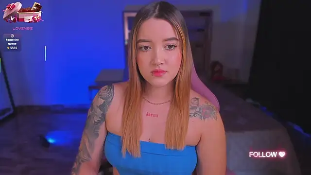 lunaarose online show from October 1, 2025, 4:17 am