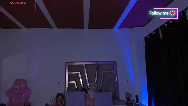 lunaarose online show from March 14, 2026, 3:34 am