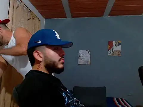 Snapshot of Ethan_Tomm chatting on December 5, 2025, 12:10 am Ethan Tomm online show from December 5, 2025, 12:10 am