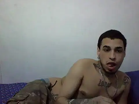 Snapshot of Amorrochyz chatting on October 13, 2025, 4:58 am Amorrochyz online show from October 13, 2025, 4:58 am