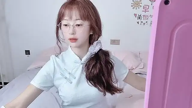 Snapshot of nini_a chatting on October 12, 2025, 2:02 am nini a online show from October 12, 2025, 2:02 am