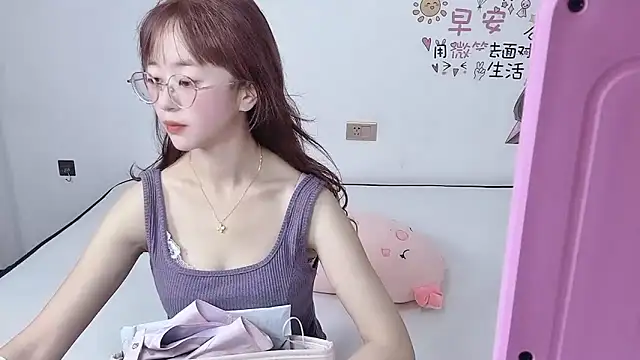 Snapshot of nini_a chatting on October 8, 2025, 10:17 am nini a online show from October 8, 2025, 10:17 am