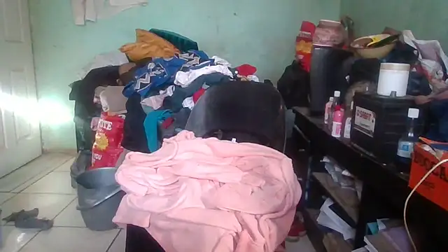 Snapshot of Nicky52 chatting on November 19, 2025, 4:45 am Nicky52 online show from November 19, 2025, 4:45 am