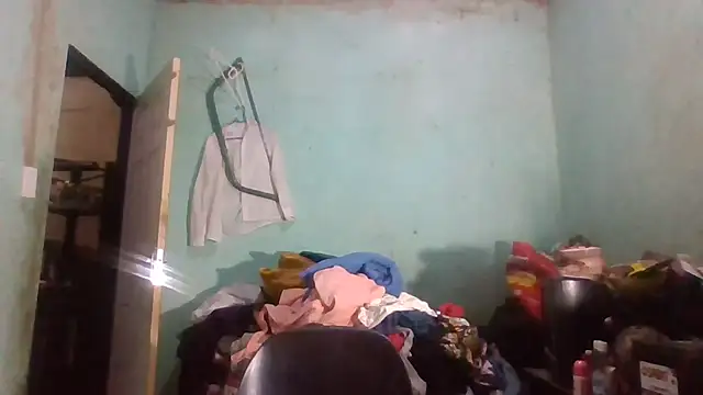 Snapshot of Nicky52 chatting on November 18, 2025, 4:43 pm Nicky52 online show from November 18, 2025, 4:43 pm