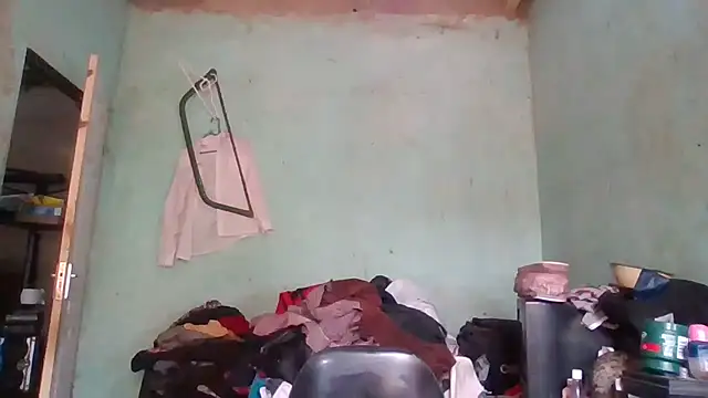 Snapshot of Nicky52 chatting on November 12, 2025, 5:44 am Nicky52 online show from November 12, 2025, 5:44 am