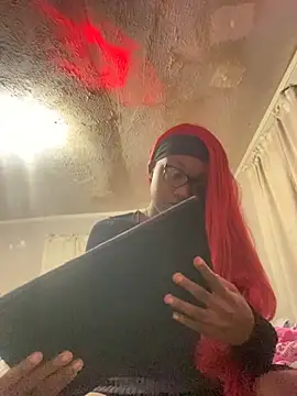 Snapshot of HennessyBaby21 chatting on February 15, 2026, 5:08 am HennessyBaby21 online show from February 15, 2026, 5:08 am