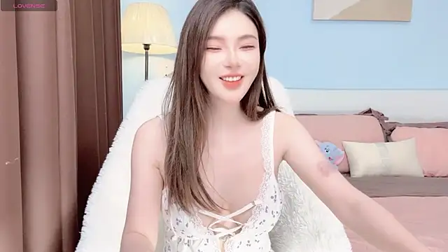 ViViennepp online show from October 29, 2025, 2:27 pm