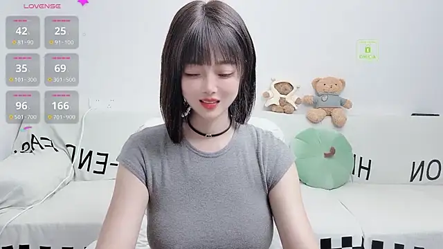 uikyy1 online show from September 17, 2025, 5:59 pm