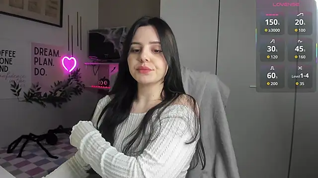 LiaWoow online show from November 10, 2025, 8:19 am