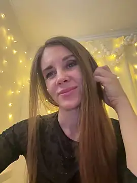 Snapshot of LucieMack chatting on February 10, 2026, 3:33 pm LucieMack online show from February 10, 2026, 3:33 pm