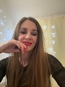 Snapshot of LucieMack chatting on November 26, 2025, 6:30 pm LucieMack online show from November 26, 2025, 6:30 pm