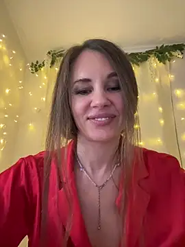 Snapshot of LucieMack chatting on March 1, 2026, 7:25 pm LucieMack online show from March 1, 2026, 7:25 pm