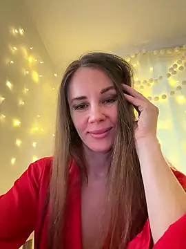 Snapshot of LucieMack chatting on January 15, 2026, 5:22 am LucieMack online show from January 15, 2026, 5:22 am