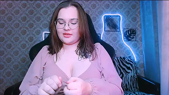 InLoveWithLife26 online show from December 14, 2025, 12:11 pm