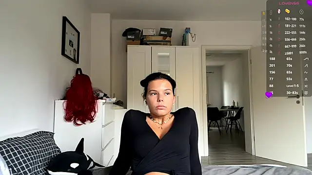 Snapshot of MaydaCornwall chatting on October 22, 2025, 7:08 am MaydaCornwall online show from October 22, 2025, 7:08 am