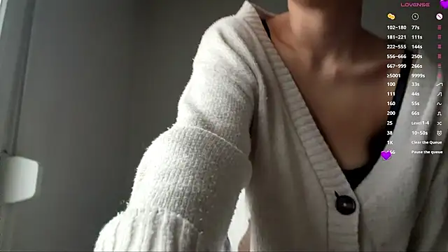 Snapshot of MaydaCornwall chatting on January 14, 2026, 8:07 am MaydaCornwall online show from January 14, 2026, 8:07 am