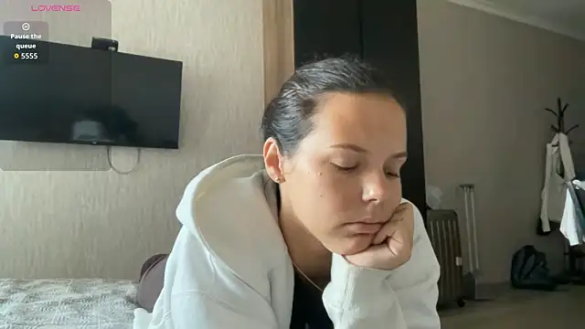 Snapshot of MaydaCornwall chatting on September 22, 2025, 5:02 am MaydaCornwall online show from September 22, 2025, 5:02 am