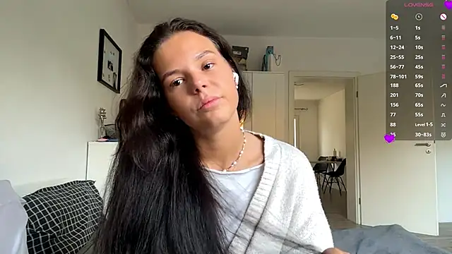 Snapshot of MaydaCornwall chatting on October 17, 2025, 7:11 am MaydaCornwall online show from October 17, 2025, 7:11 am