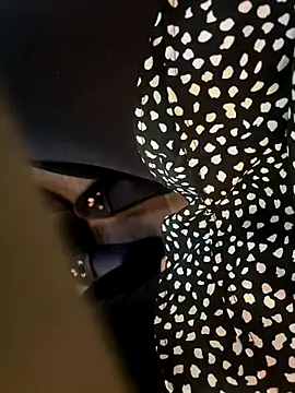 HiddenHoneyLDN online show from September 30, 2025, 7:03 am