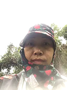 Snapshot of Lai005 chatting on October 25, 2025, 1:05 am Lai005 online show from October 25, 2025, 1:05 am