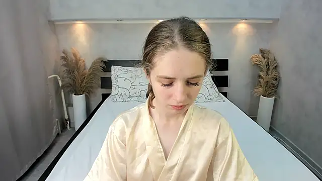 Snapshot of Camilla_Kelly chatting on October 22, 2025, 1:16 am Camilla Kelly online show from October 22, 2025, 1:16 am