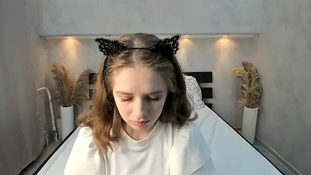 Snapshot of Camilla_Kelly chatting on October 23, 2025, 1:26 am Camilla Kelly online show from October 23, 2025, 1:26 am