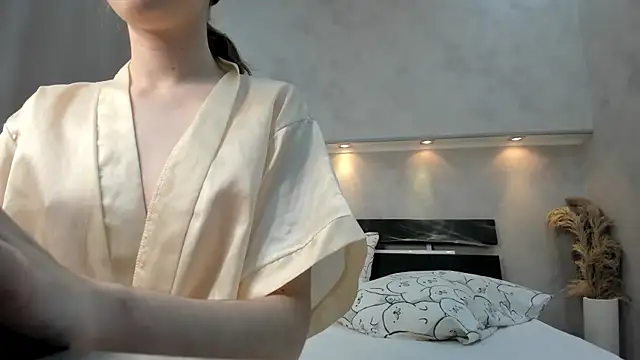 Snapshot of Camilla_Kelly chatting on November 3, 2025, 1:11 am Camilla Kelly online show from November 3, 2025, 1:11 am