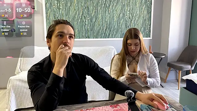 VelvetMiley online show from April 7, 2026, 6:04 am