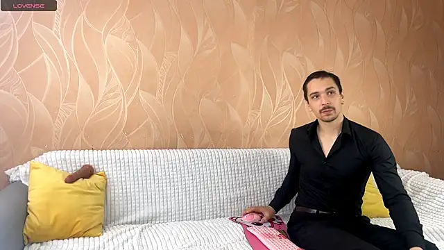 VelvetMiley online show from November 28, 2025, 4:12 am