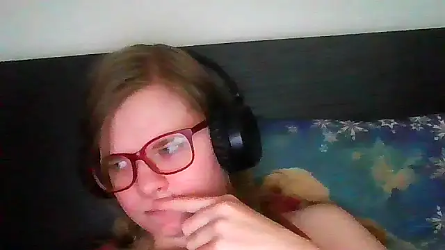 Snapshot of Moonolighta chatting on September 23, 2025, 9:49 am Moonolighta online show from September 23, 2025, 9:49 am