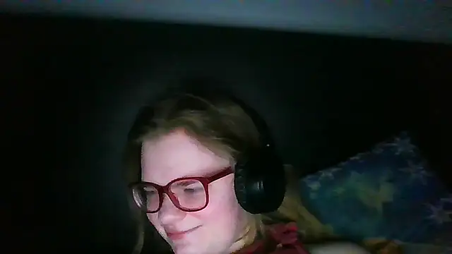 Snapshot of Moonolighta chatting on January 12, 2026, 2:57 pm Moonolighta online show from January 12, 2026, 2:57 pm