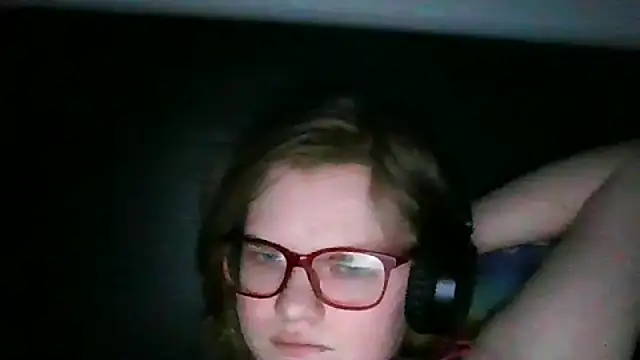 Snapshot of Moonolighta chatting on January 17, 2026, 2:53 pm Moonolighta online show from January 17, 2026, 2:53 pm