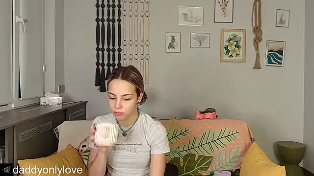 daddyonlyloveme online show from November 9, 2025, 9:08 pm