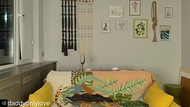 daddyonlyloveme online show from November 12, 2025, 9:18 pm