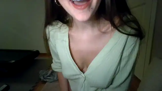 Snapshot of TaylorWest62 chatting on January 8, 2026, 1:55 am TaylorWest62 online show from January 8, 2026, 1:55 am