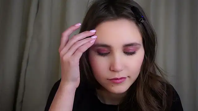 EthalFlowers online show from November 23, 2025, 1:26 am