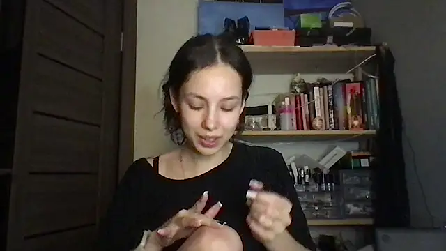 Yuna5343 online show from November 3, 2025, 8:56 pm