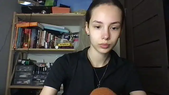 Yuna5343 online show from December 4, 2025, 8:19 pm