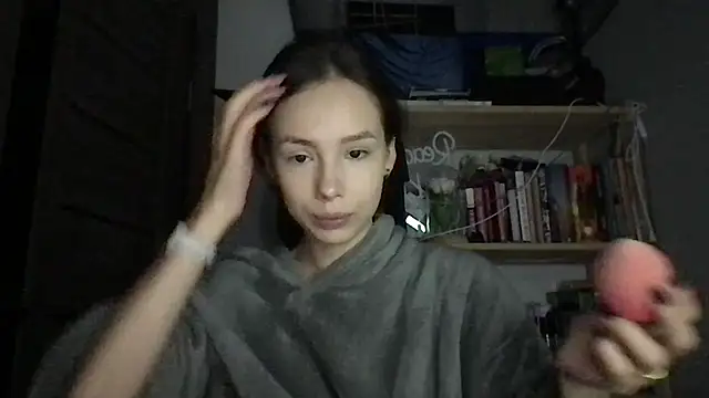 Yuna5343 online show from October 15, 2025, 8:17 pm