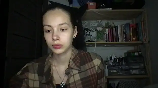 Yuna5343 online show from September 16, 2025, 9:05 pm