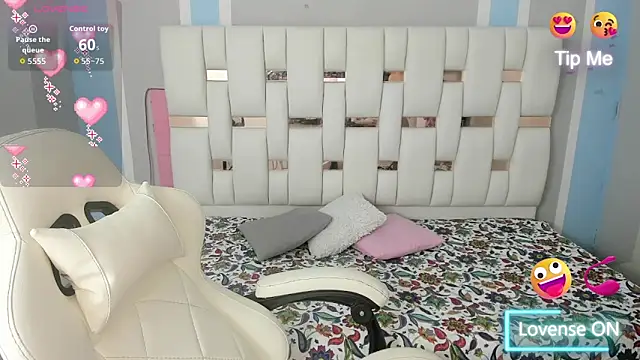 Snapshot of Katalina_red chatting on October 10, 2025, 7:04 pm Katalina red online show from October 10, 2025, 7:04 pm