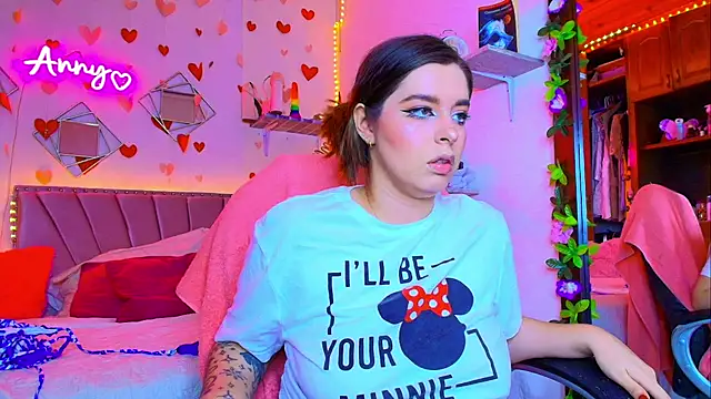 Anny Hurtado online show from September 11, 2025, 7:19 am