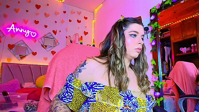 Anny Hurtado online show from September 23, 2025, 7:59 am