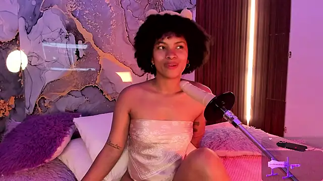 Lolalewis777 online show from November 3, 2025, 2:28 am