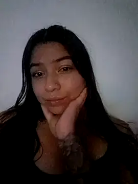 Snapshot of Madison_1 chatting on December 5, 2025, 2:43 am Madison 1 online show from December 5, 2025, 2:43 am