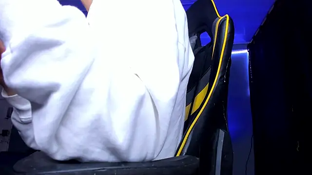 alexgiraldo   online show from September 22, 2025, 10:54 am